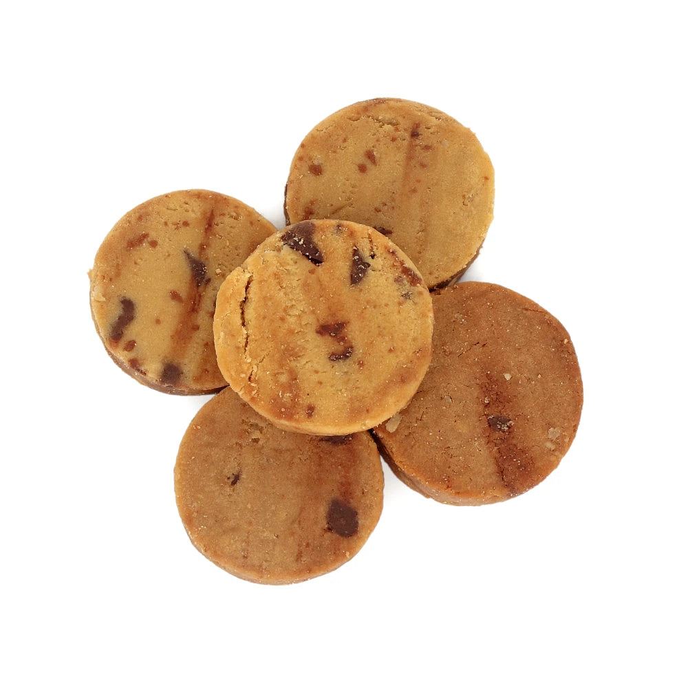 Widok z góry na produkt Wysokoproteinowe mini ciastka bananowe z czekolada 200 g