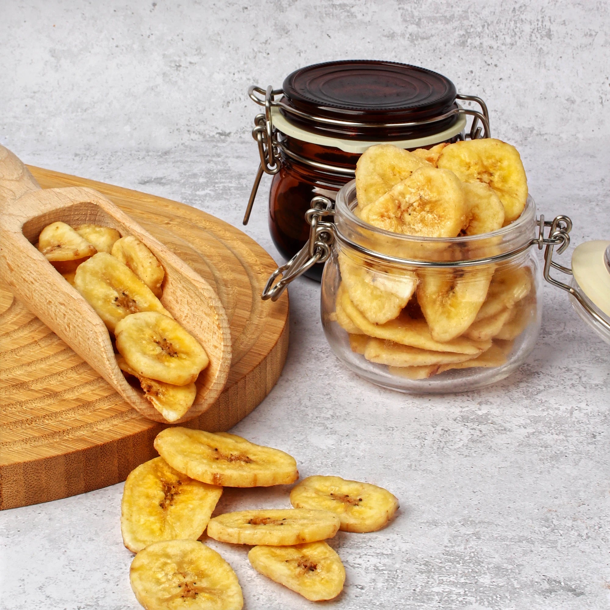 Na zdjęciu pokazano strukturę produktu: chipsy bananowe.