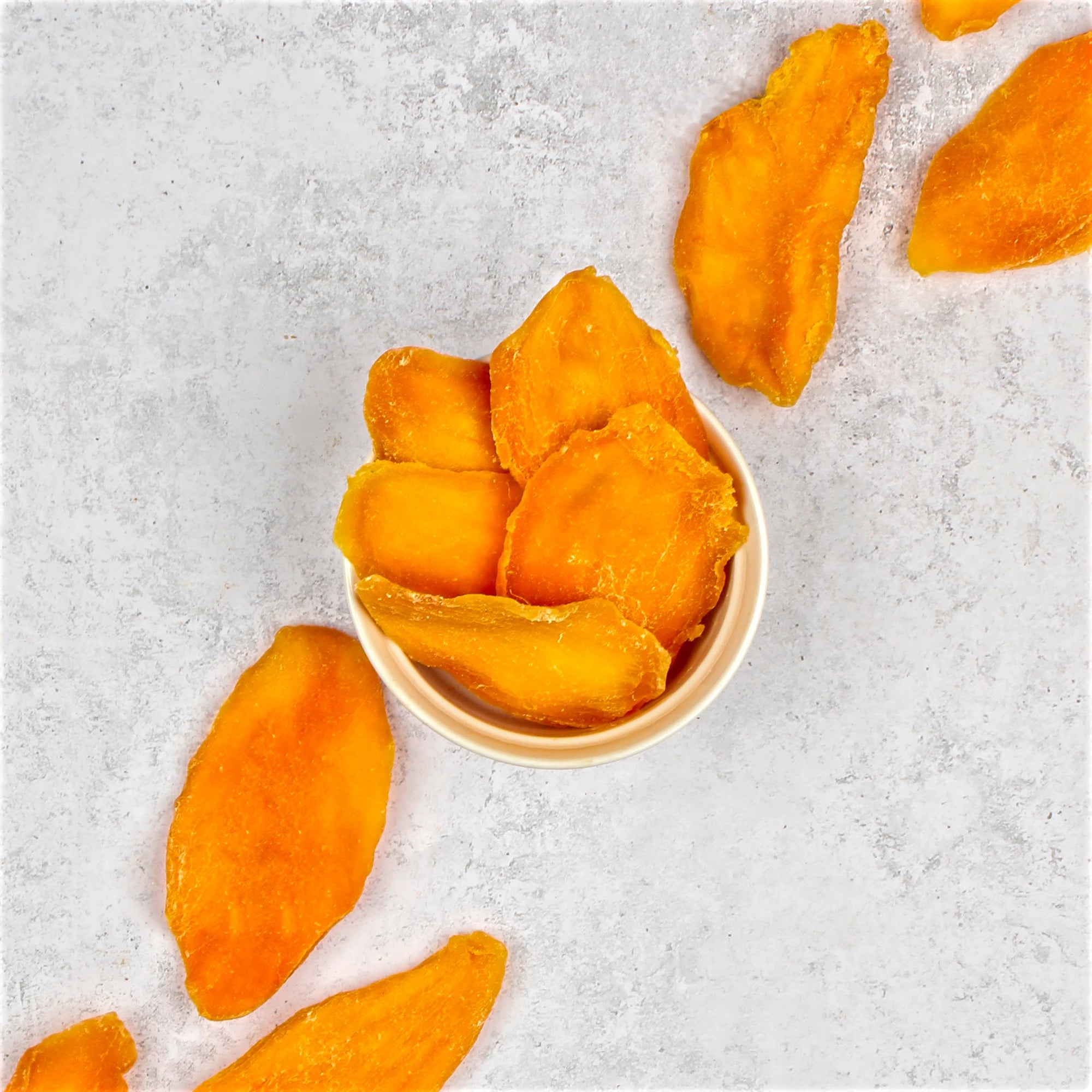 Na zdjęciu pokazano zbliżenie produktu: mango suszone.