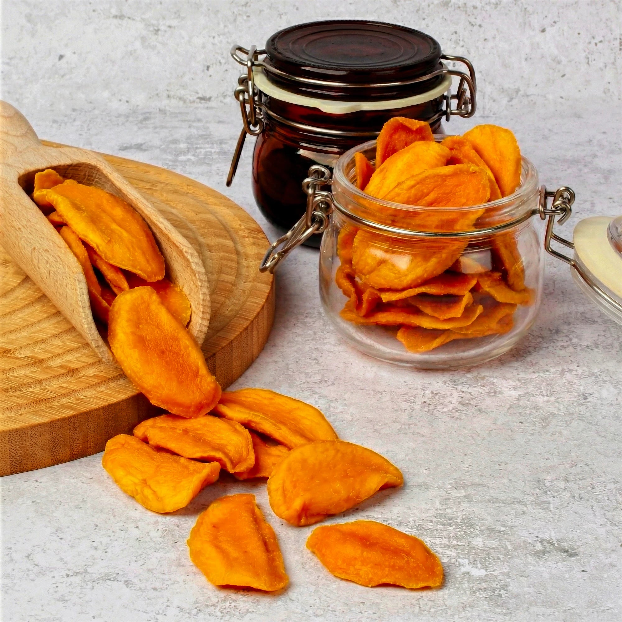 Na zdjęciu pokazano strukturę produktu: mango suszone.