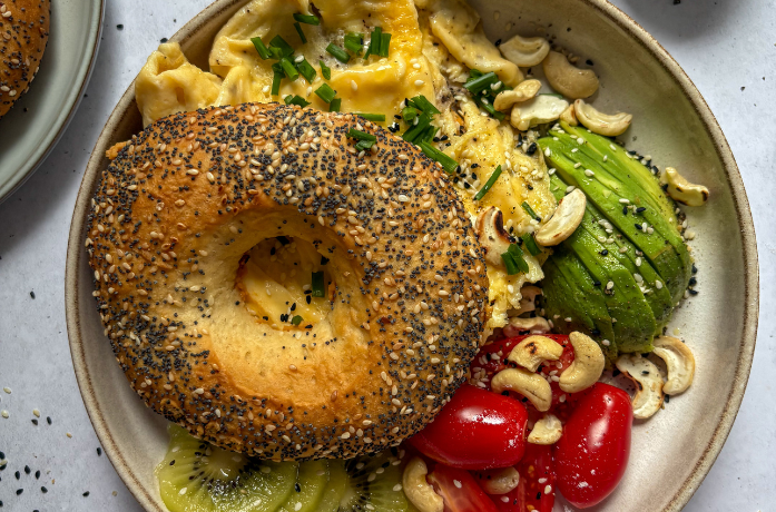 Przeciwzapalny bowl z orzechami nerkowca