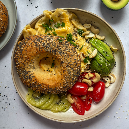 Przeciwzapalny bowl z orzechami nerkowca Przeciwzapalny bowl z orzechami nerkowca